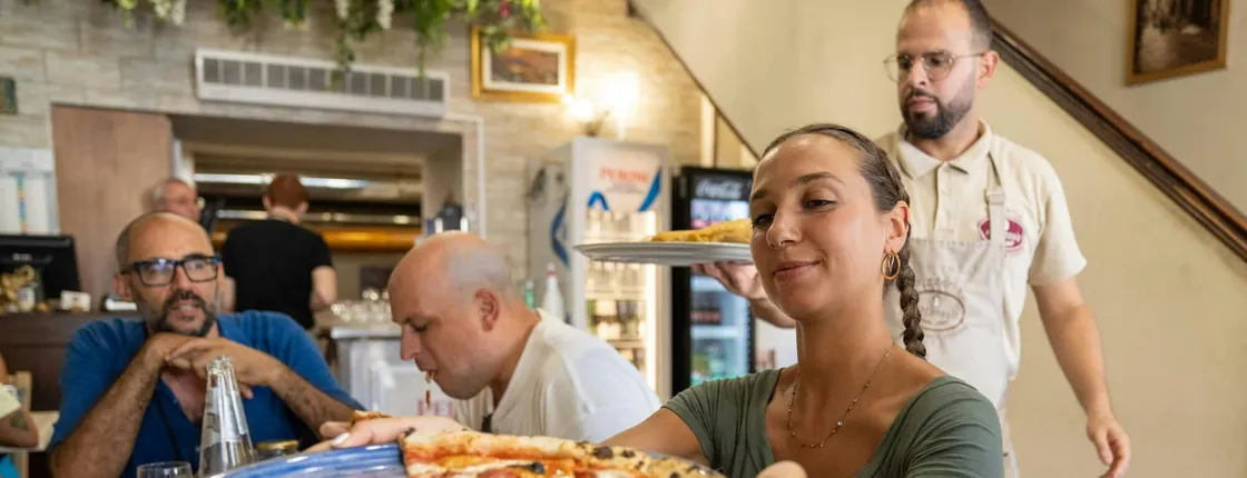 Pizza and drinks guided tour in Naples
