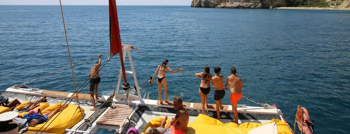 Cambrils catamaran cruise with Balinese bed and drink