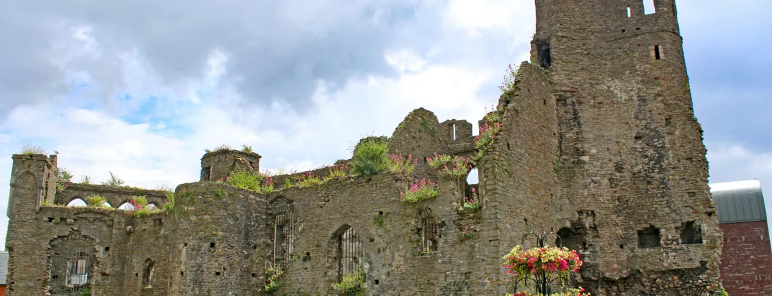 Discover Dylan Thomas’ Swansea on a self-guided audio tour