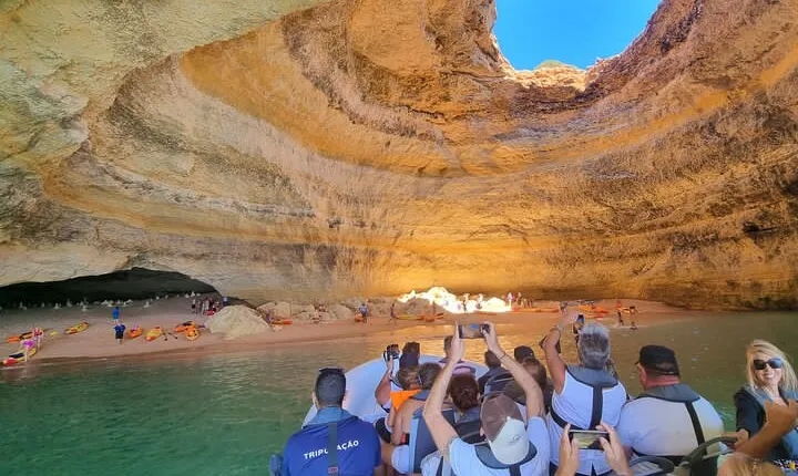 Benagil Caves Visit with Dolphins Watching from Albufeira