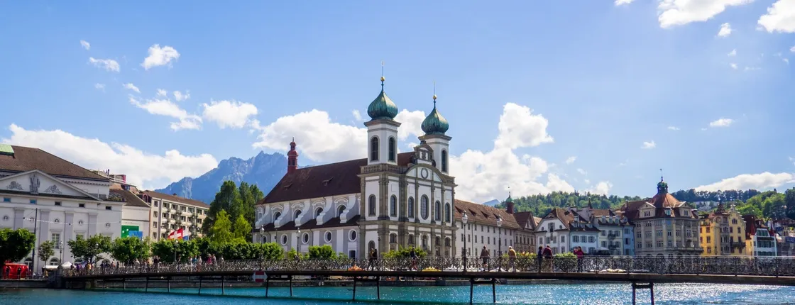 1-hour walking tour of Lucerne with a local