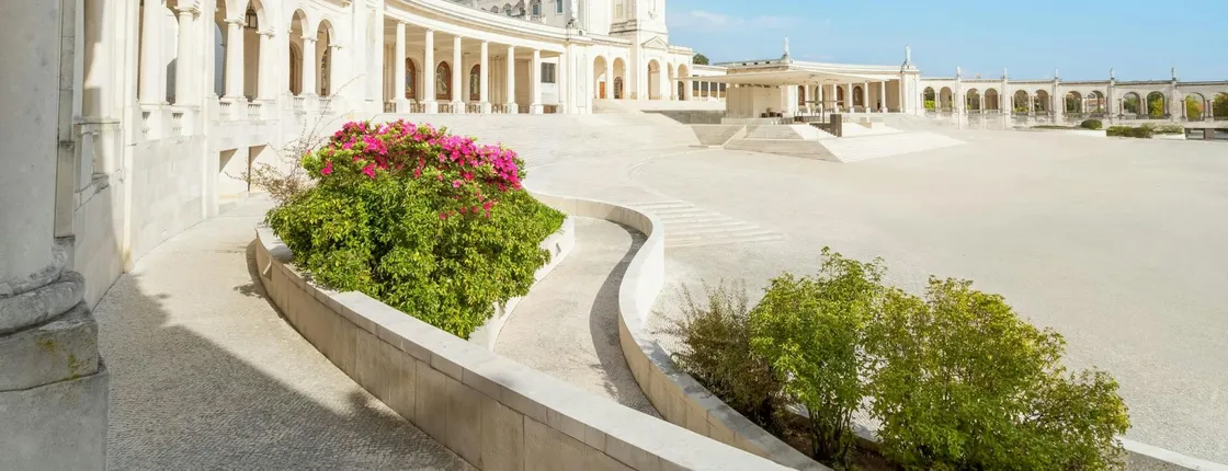 Sanctuary Fátima and Little Shepherd Town guided tour
