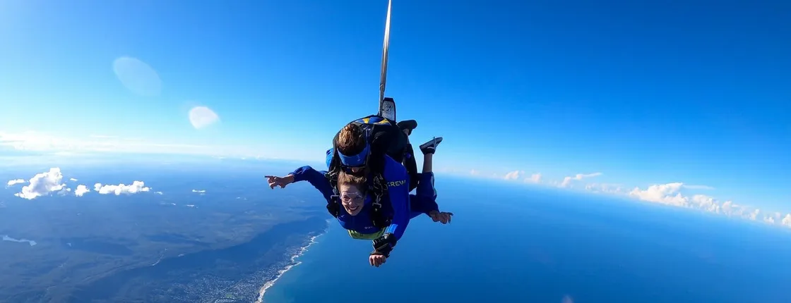15,000Ft Wollongong Skydive During Weekend with Transfer from Sydney