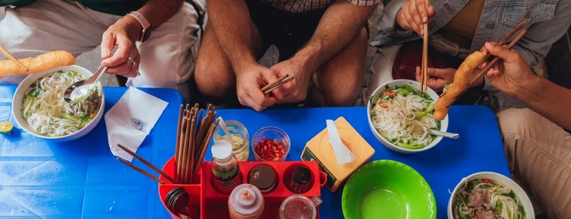 Hanoi street food guided night tour