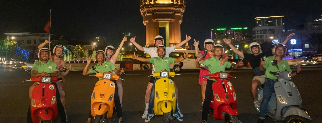 Phnom Penh Night Foodie Vespa Tour