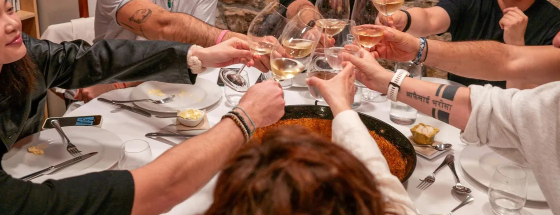 El Born Bites: Local Food and Wine Tasting Tour in Barcelona