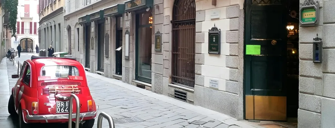 Milano highlights 2 hours private tour by vintage car