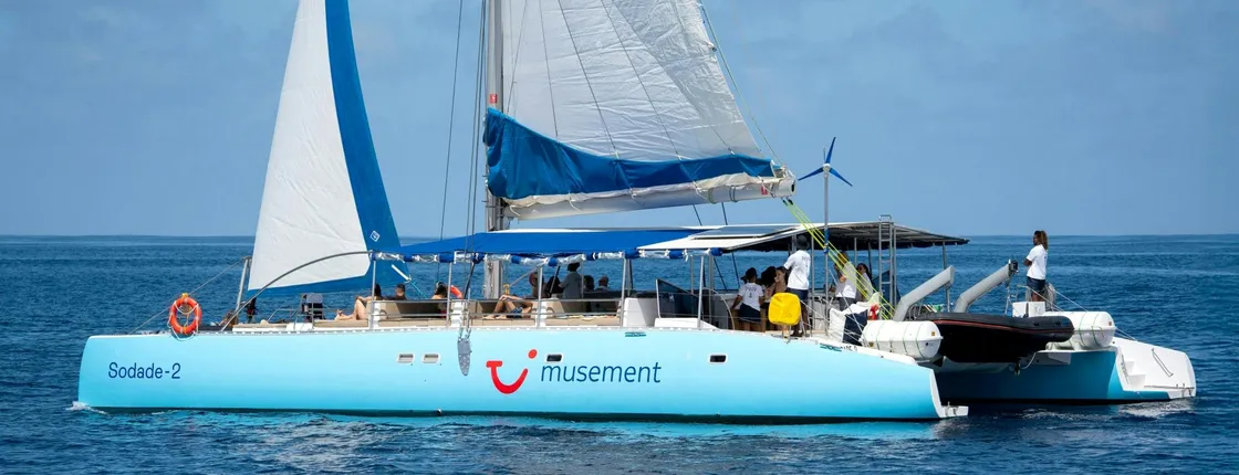 Catamaran Cruise with Lunch at beach restaurant