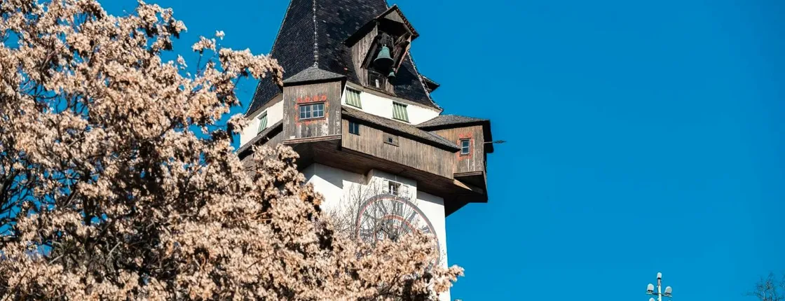 Walking tour to the Instaworthy spots of Graz with a local