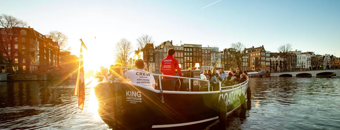 Amsterdam premium canal cruise in an open boat with all drinks included