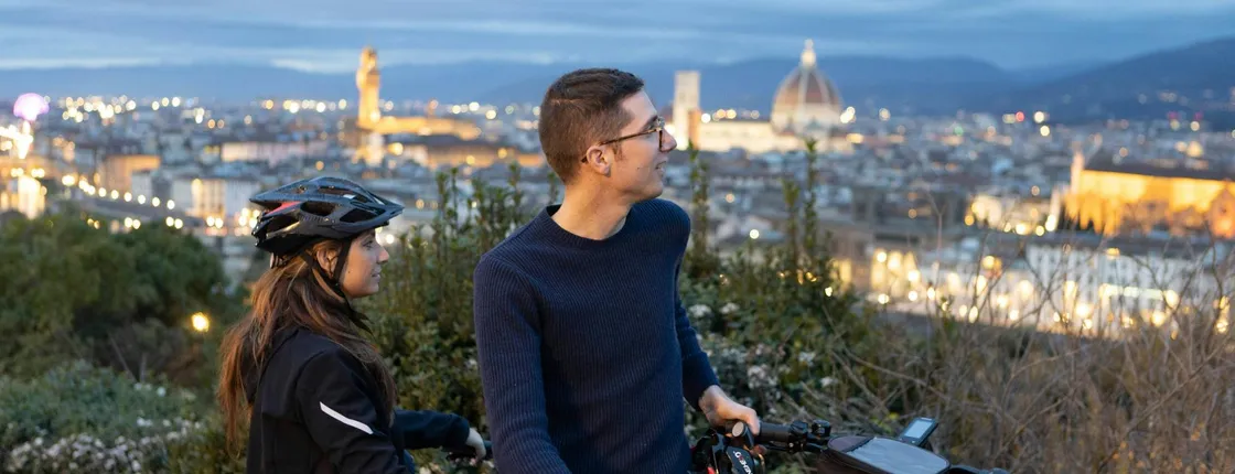E-bike night tour of Florence with stunning view from Piazzale Michelangelo