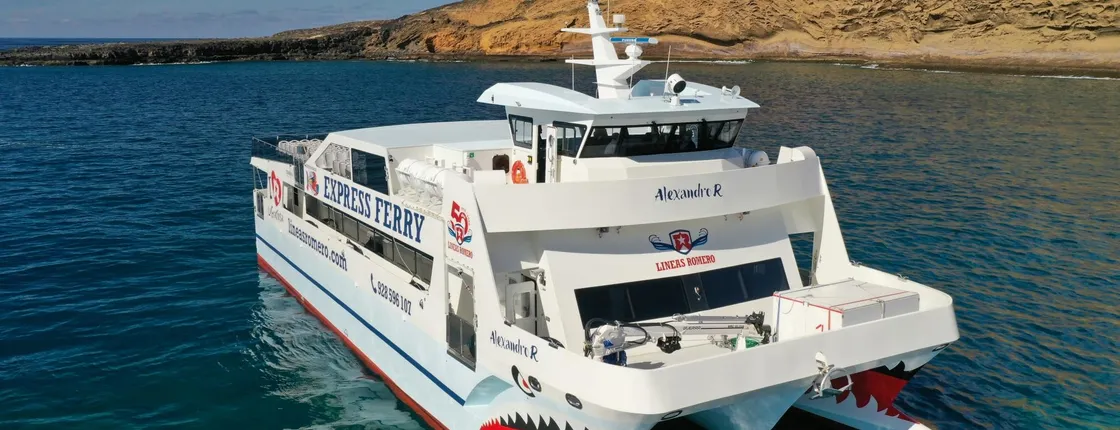 Ferry to La Graciosa with Transfers