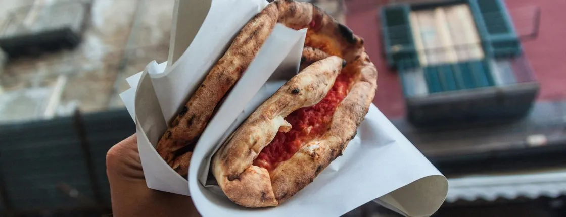 2-hour guided walking food tour in Naples