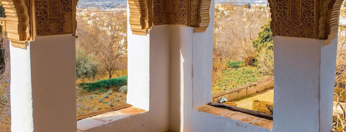 Full Alhambra Private Tour with Official Tickets Included