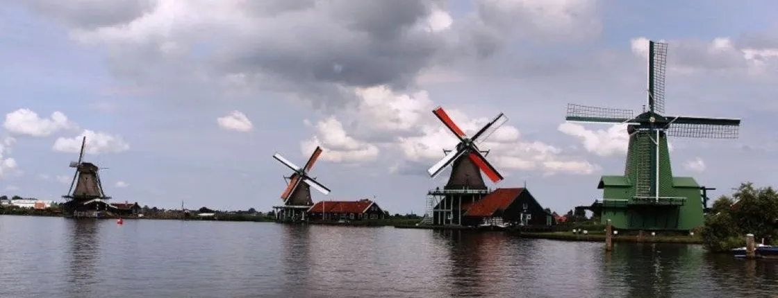 Private Sightseeing Tour to the Windmills and Giethoorn