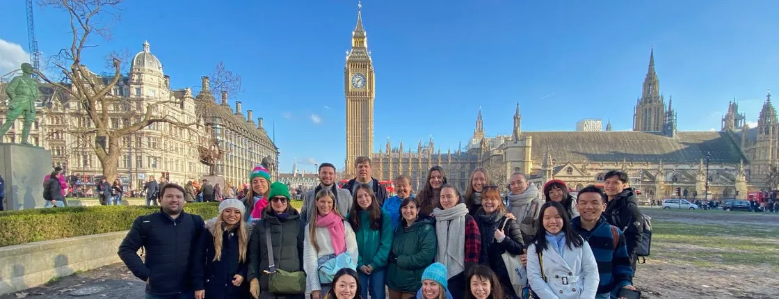 London sightseeing guided walking tour with 30 sights