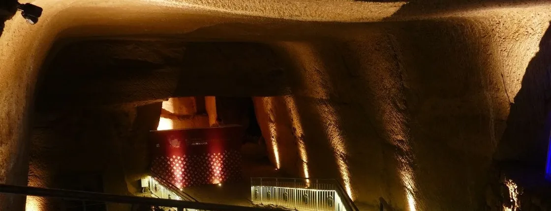 Guided walking tour of Naples city and Naples underground