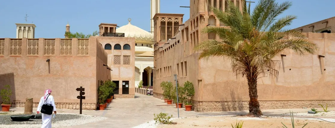 Dubai heritage and modern landmarks tour with guide