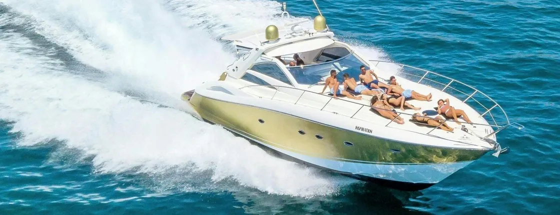Albufeira private yacht cruise to Benagil Caves with drinks