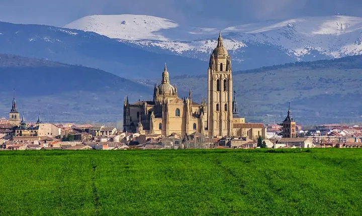 Skip the Line Admission Ticket to Cathedral of Segovia