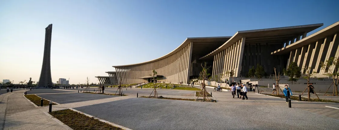 Vietnam Military History Museum with optional historic landmarks