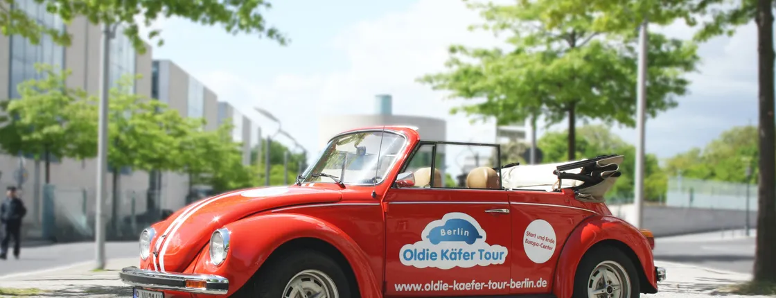 VW Beetle Cabrio Oldtimer Hire in Berlin