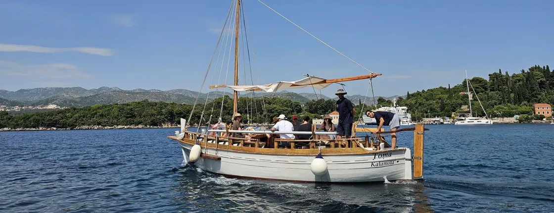Half-day boat tour to the Elaphite Islands with Blue Cave visit