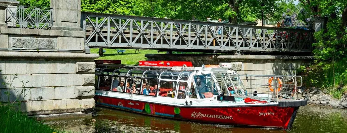 Stockholm Royal Bridges cruise with audio commentary