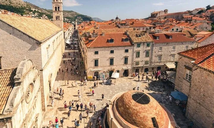 Be the first early bird group walking tour in Dubrovnik