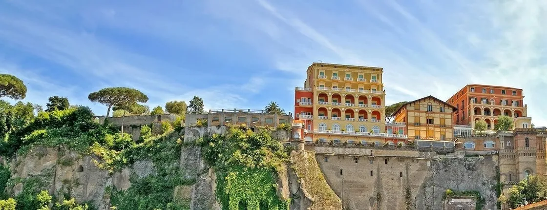 Amalfi Coast Audio Guide with TravelMate App
