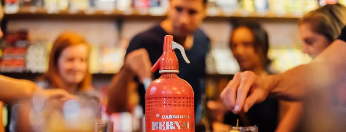 Tapas and wine experience walking tour in Barcelona