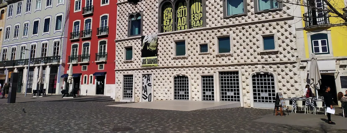 Lisbon Old Town City exploration game and tour