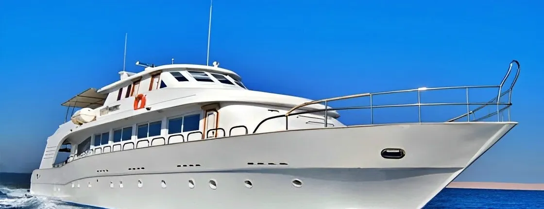 Private boat and snorkeling experience with lunch in Hurghada