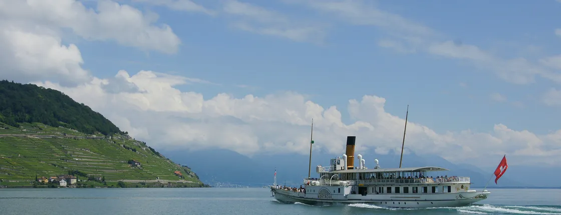 Cruise to discover the Lavaux vineyards and the Montreux-Vevey region from Lausanne