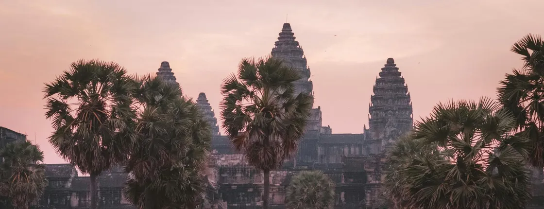 Angkor Wat Temple sunrise tour with professional guide