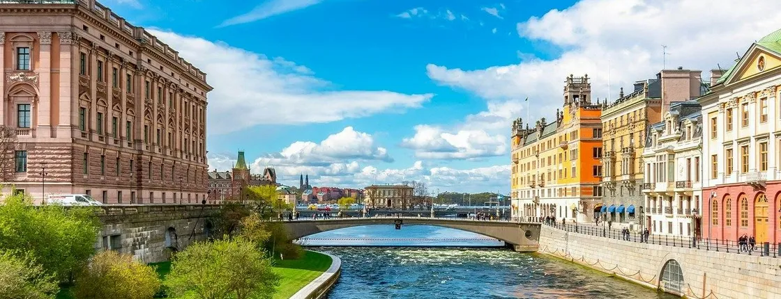 Stockholm Royal Palace tour and canal cruise