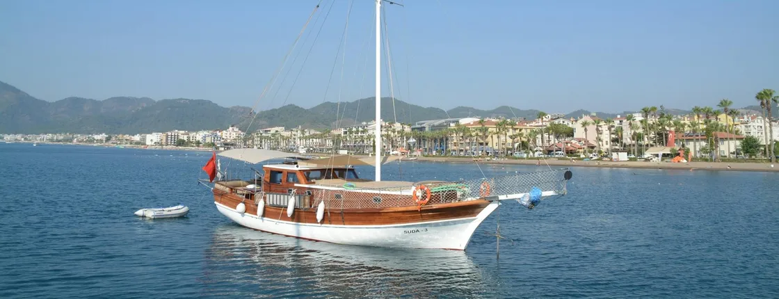 Small-group gulet cruise with lunch and swimming from Turunç