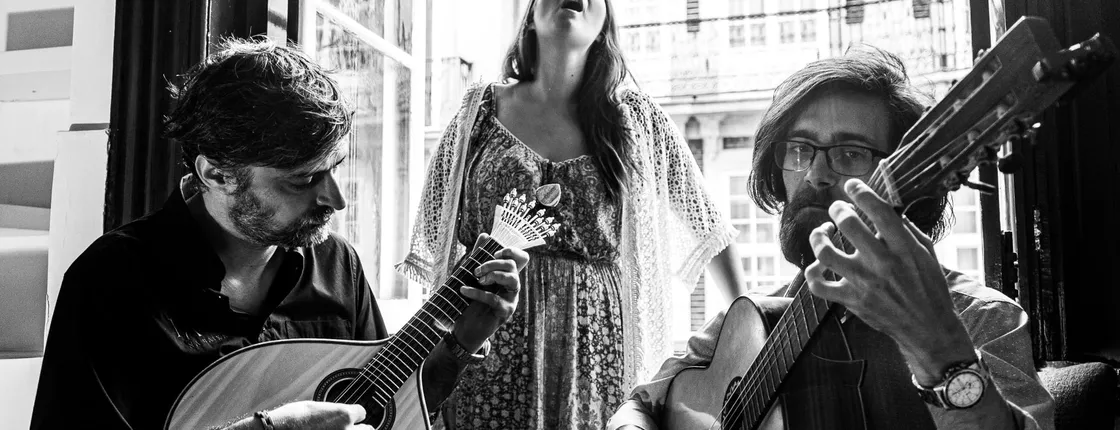Live Fado performance with Port wine