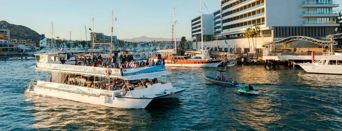 Cabo San Lucas Classic Dinner Cruise