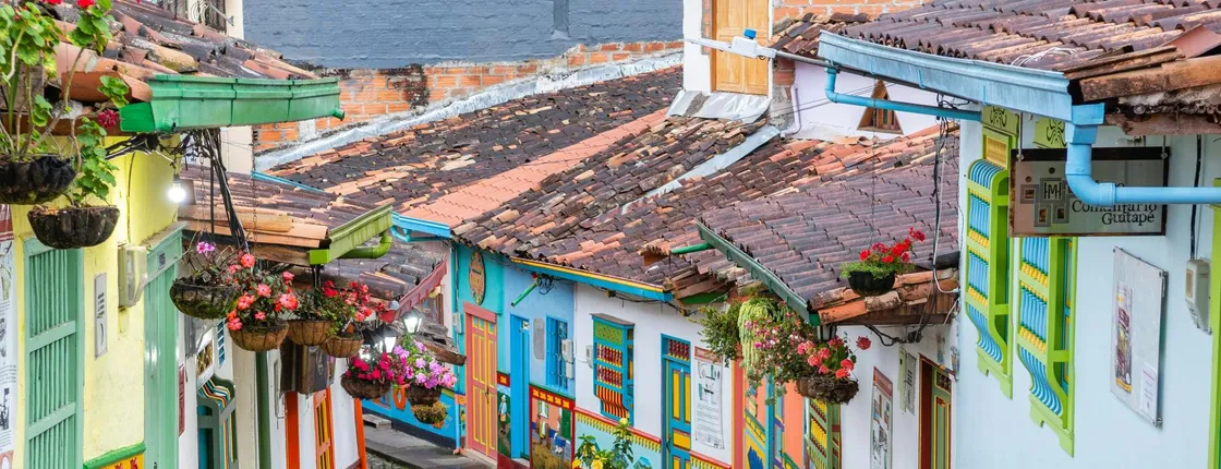 Full-day Guatapé private tour with Piedra del Peñol from Medellín