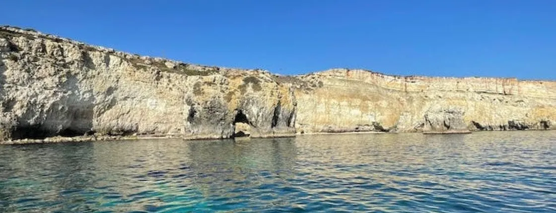 Ortigia Island and sea caves 2-hour boat tour with aperitif