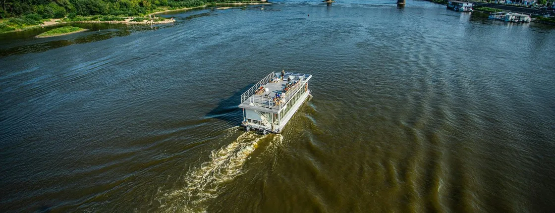 Public panoramic cruise of Warsaw on the Vistula River