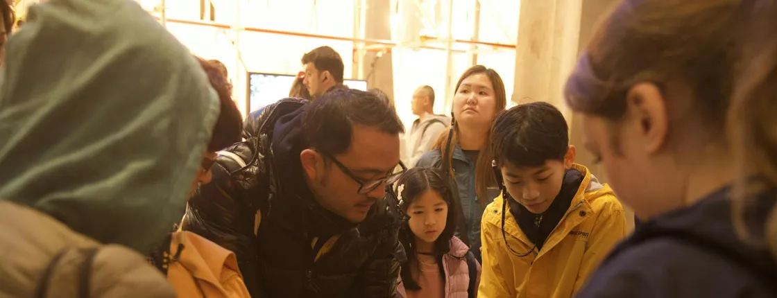 Sagrada Familia skip-the-line guided tour in Chinese
