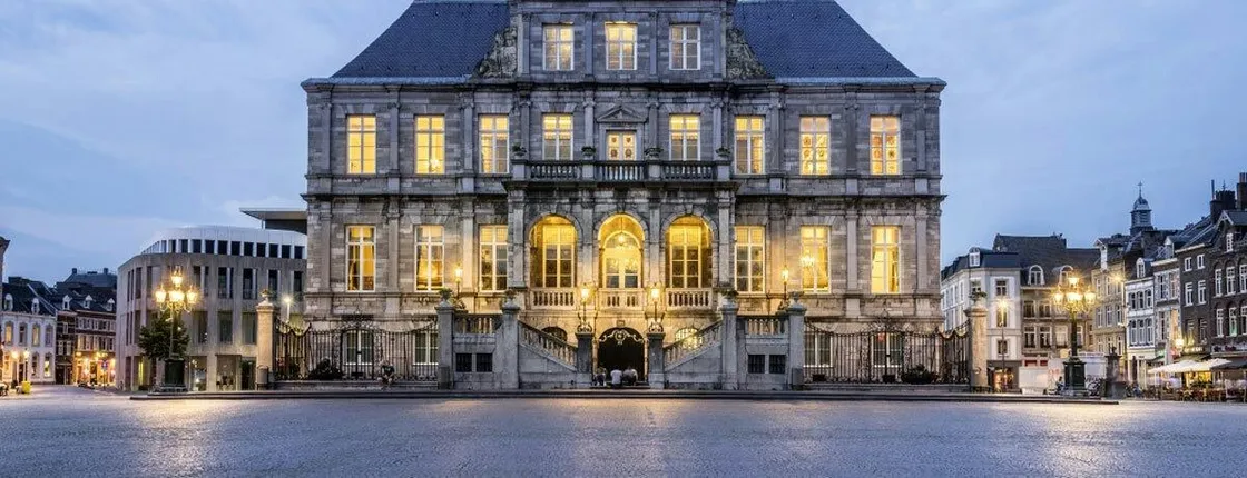 Maastricht self-guided audio tour app with 4.6km historic walk