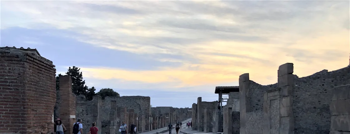 Pompeii small-group tour from afternoon to sunset