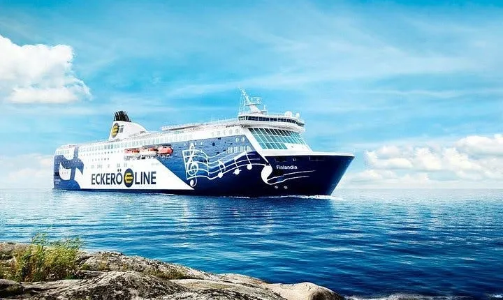 Helsinki to Tallinn guided tour with round trip cruise tickets