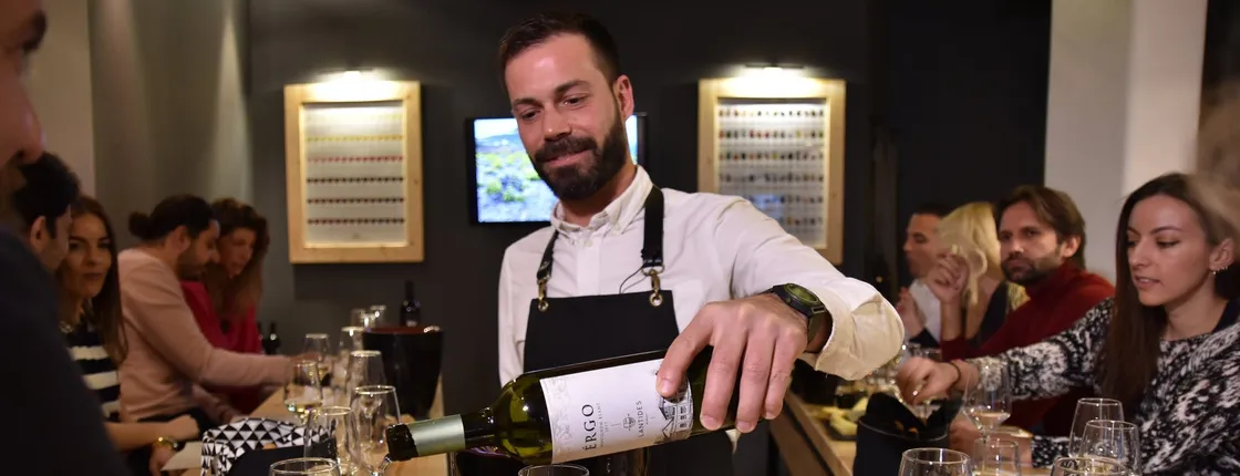Best rated wine tasting under the Acropolis