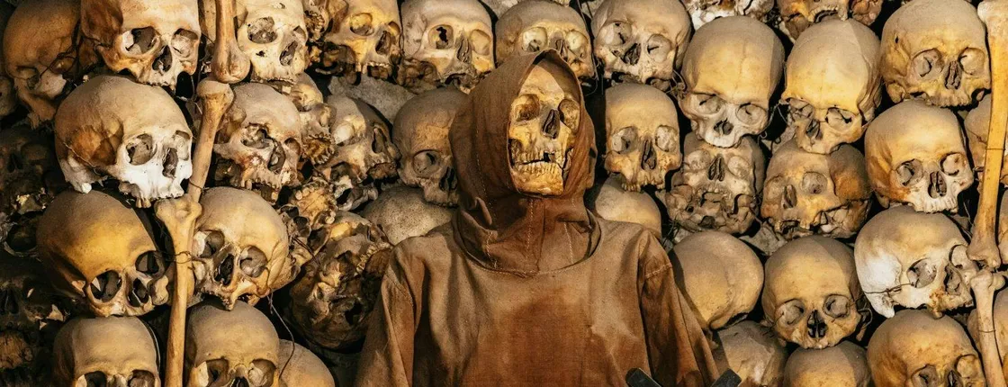 Roman crypts and catacombs guided evening tour
