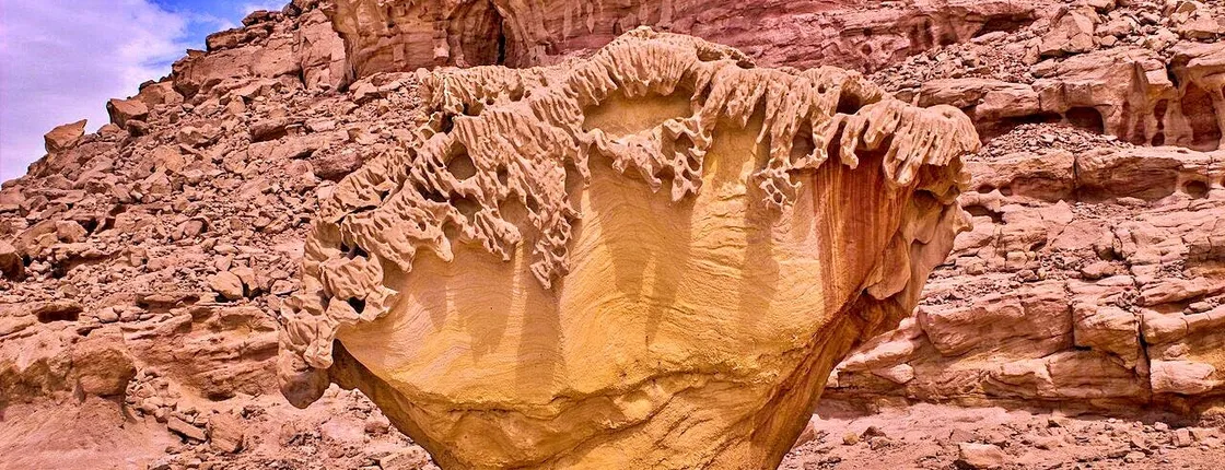 Land of nomads 4x4 adventure with Mirage Canyon and Ain Hudra Oasis