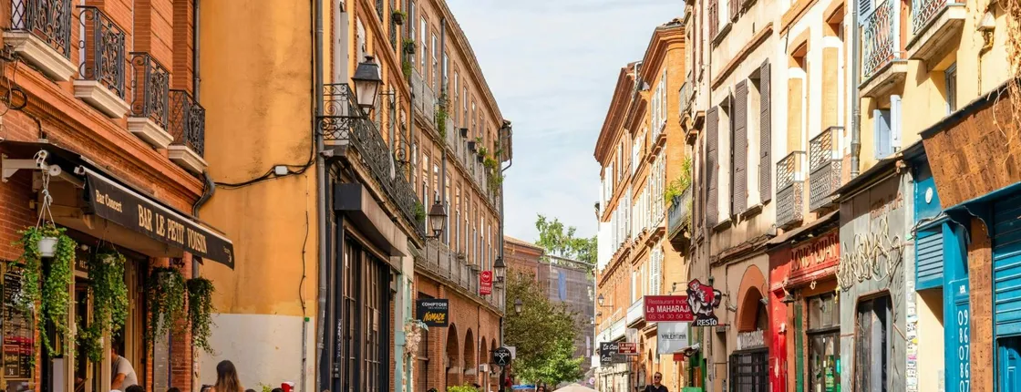 Romantic Toulouse city exploration game
